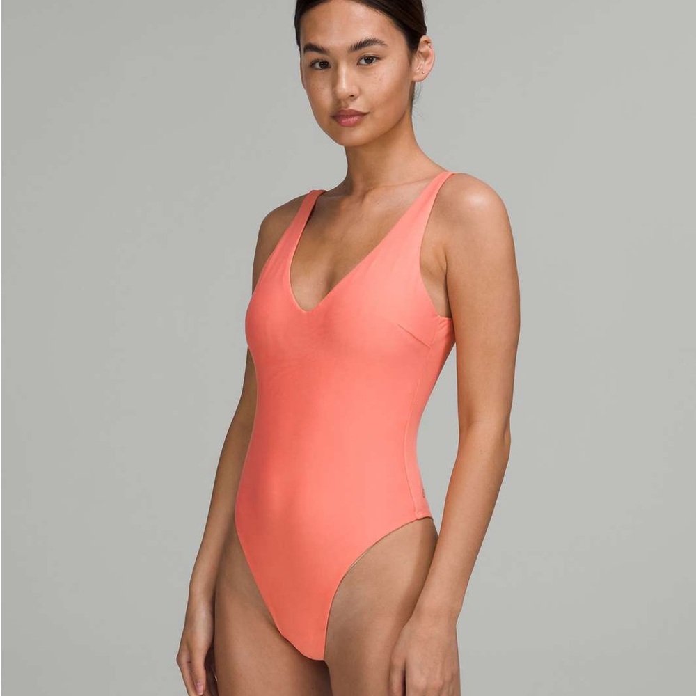 Lululemon Waterside One Piece Swimsuit in Raspberry Cream! 🧡🩷